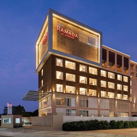 Ramada By Wyndham Gorakhpur Gorakhnath Mandir Road Hotell Eksteriør bilde