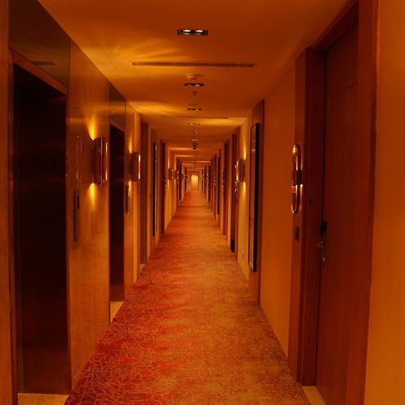 Ramada By Wyndham Gorakhpur Gorakhnath Mandir Road Hotell Eksteriør bilde