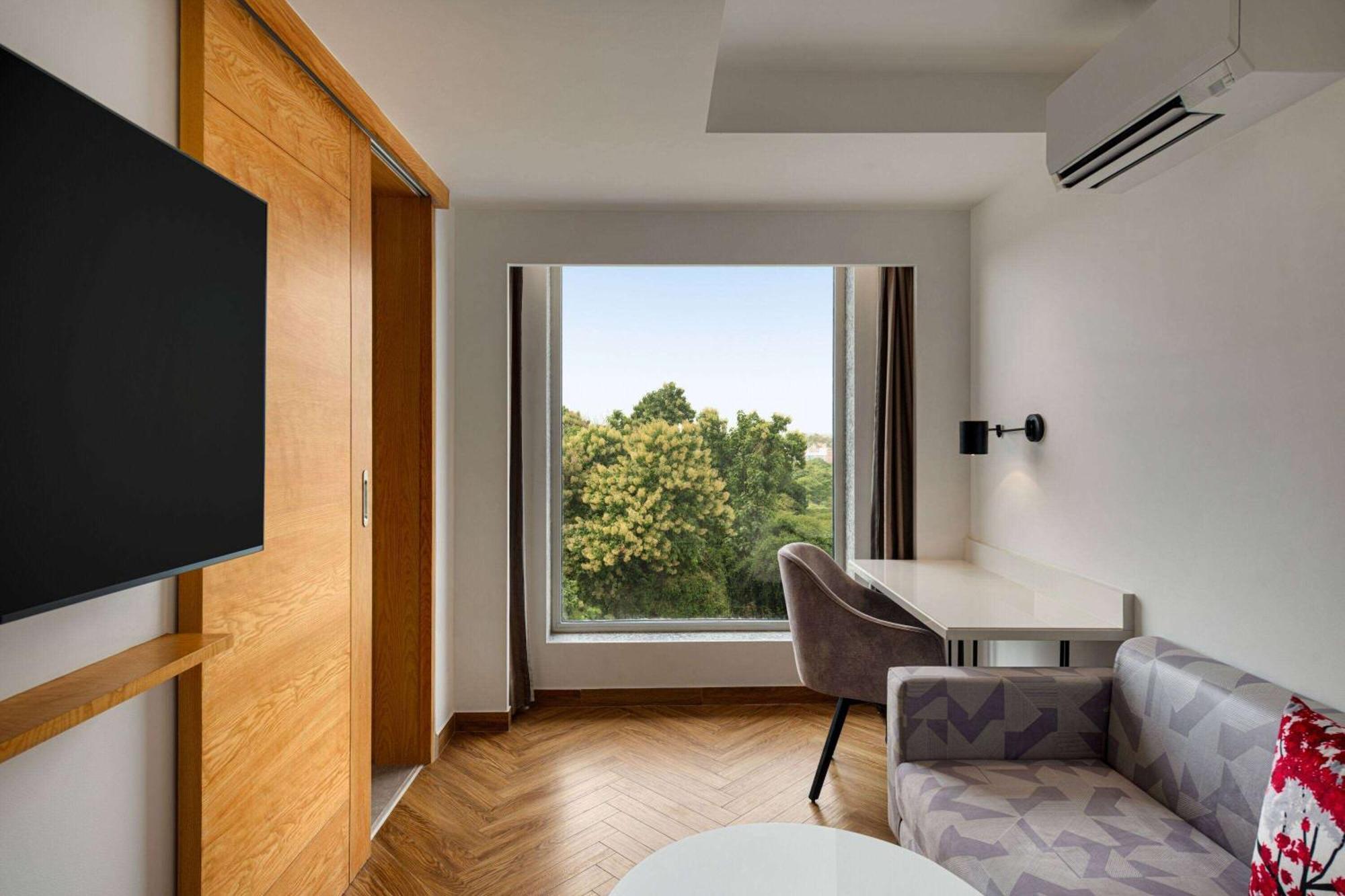 Ramada By Wyndham Gorakhpur Gorakhnath Mandir Road Hotell Eksteriør bilde