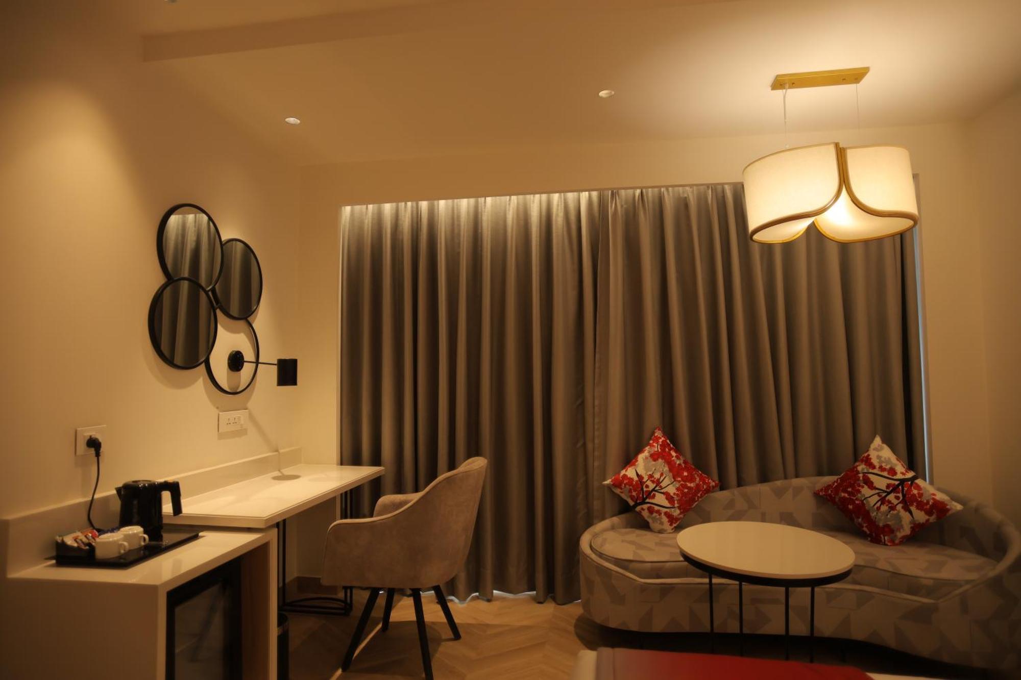 Ramada By Wyndham Gorakhpur Gorakhnath Mandir Road Hotell Eksteriør bilde